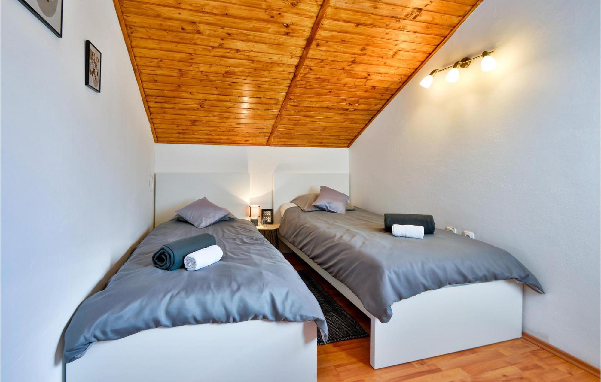 2 Bedroom Gorgeous Home In Gornje Stative Экстерьер фото