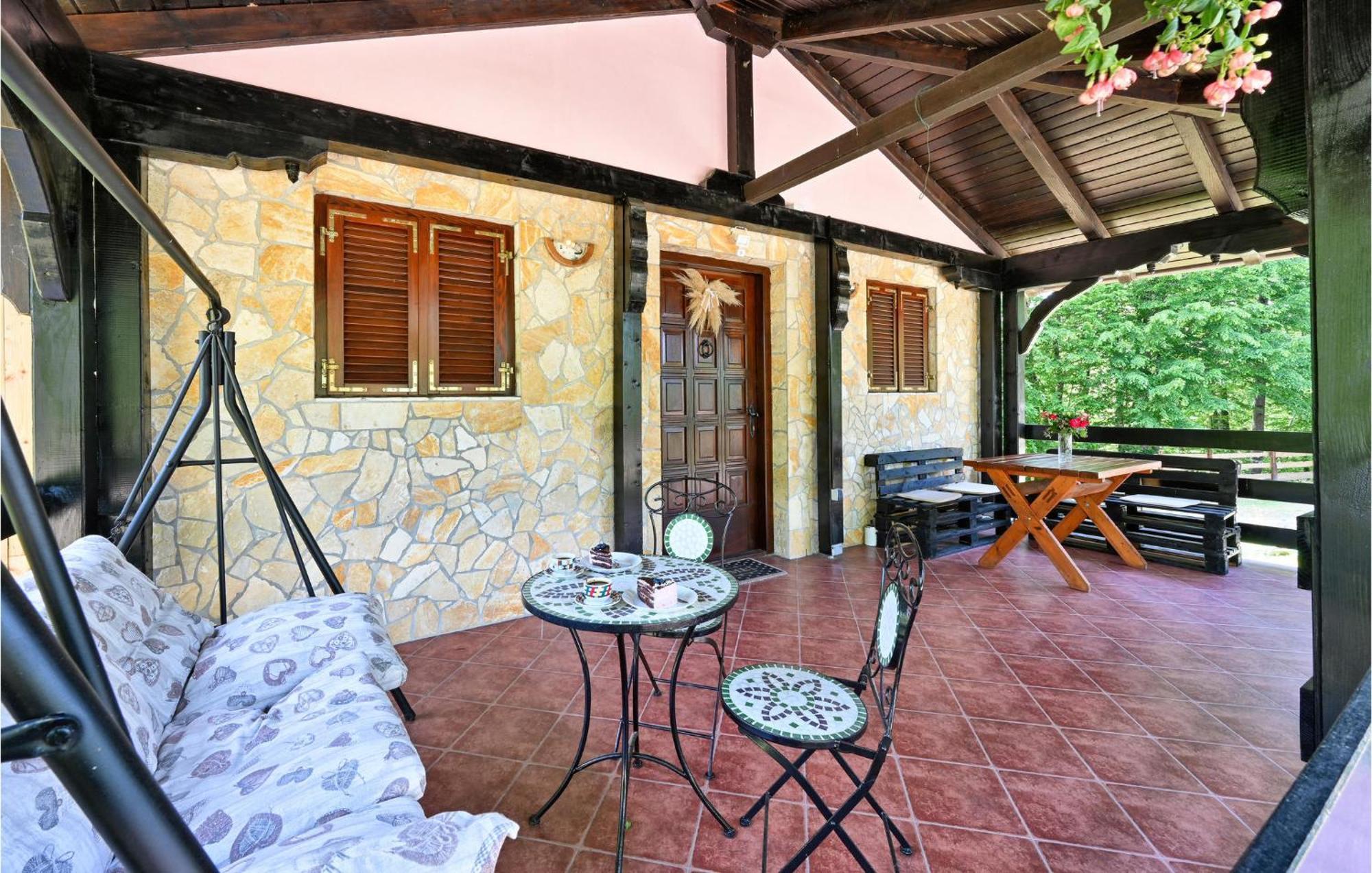 2 Bedroom Gorgeous Home In Gornje Stative Экстерьер фото
