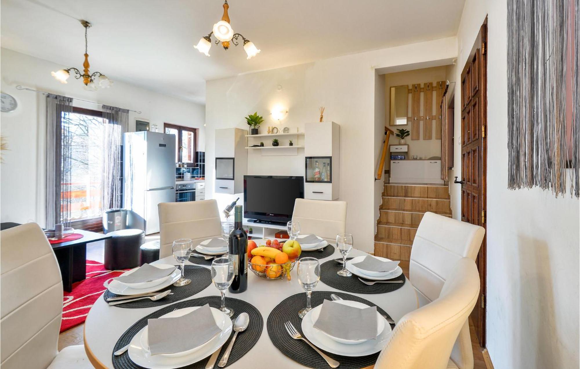 2 Bedroom Gorgeous Home In Gornje Stative Экстерьер фото